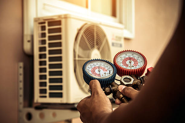 Professional Ac Installation technician working in Cliffside Park, NJ